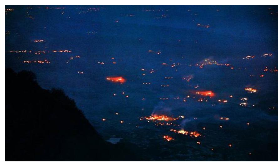 中国四大佛教名山之峨眉，听说很灵，来者络绎不绝