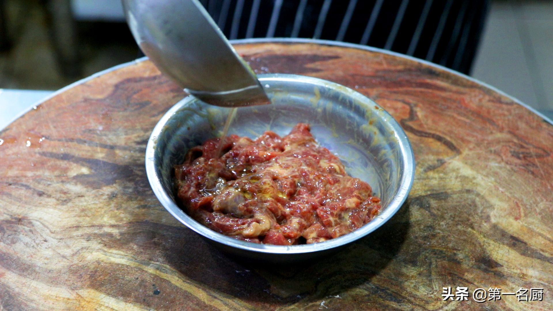 “高蛋白”食物排行榜，牛肉排第三，鸡蛋却排倒数第一，涨知识了