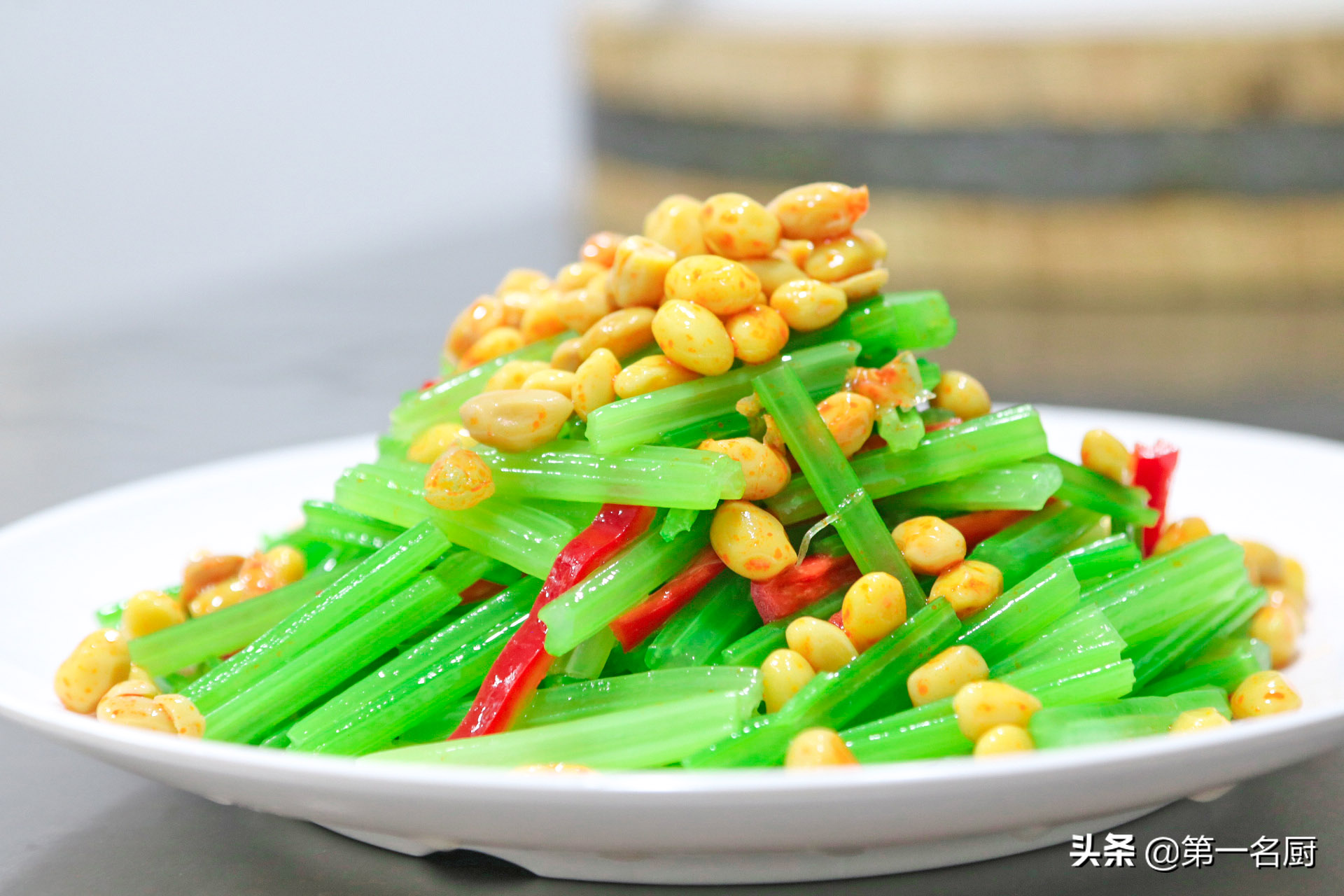 “高蛋白”食物排行榜，牛肉排第三，鸡蛋却排倒数第一，涨知识了