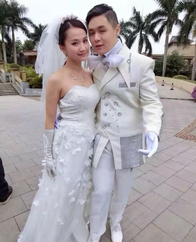 康天庥“眼光真毒”，现实中的老婆太美了，比戏里的罗飞雁还好看