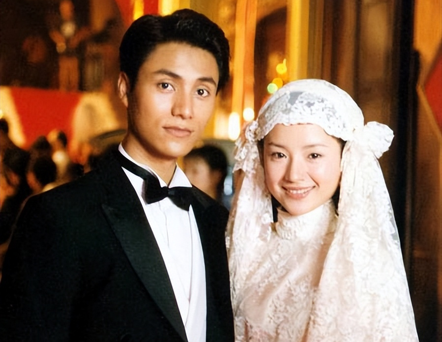 演员陈坤，单亲爸爸20年，46岁仍未婚，把非婚生儿子当全部