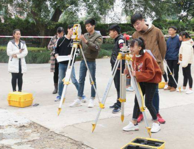 过来人票选“十大后悔专业”，会计、教育均上榜，一入医学深似海