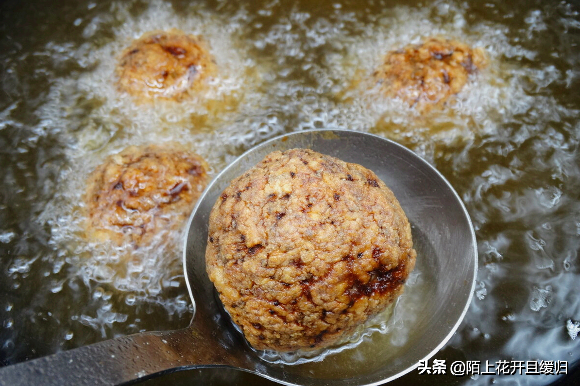 四喜丸子，农村婚宴上必备的一道菜，连上菜时间都有规定