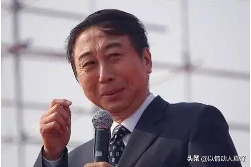 冯巩捧红冯小刚，促成他姻缘却连遭背叛，他的做法最动人心