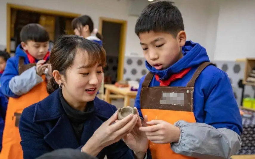 毕业后才恍然大悟，原来公立与私立学校差距很明朗，幸亏没选错