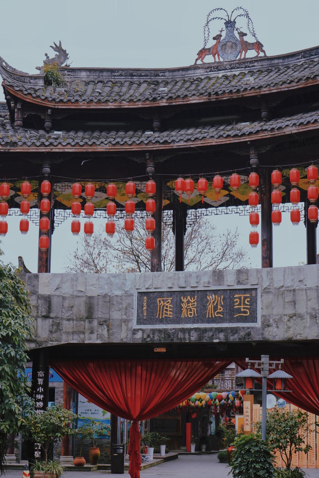 成都周边旅游十大景点（成都10个周边短途旅游地）