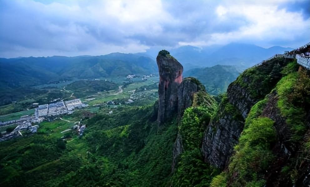 赣州一日游必去景点（赣州八大旅游景点排名）