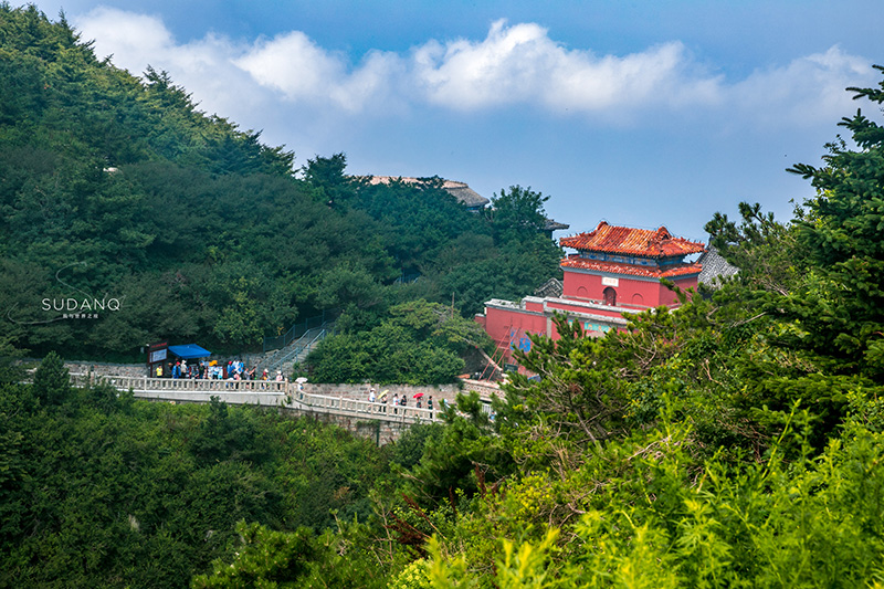 五岳之首是哪座山（五岳之首位于哪个省哪个城市）